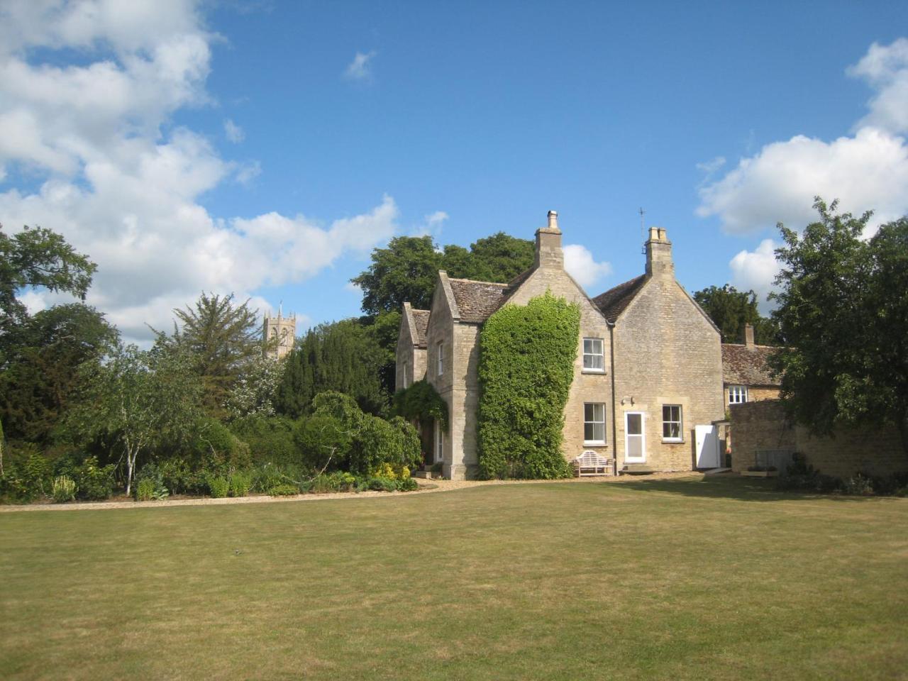 Castle Farm Guest House Peterborough Exterior photo